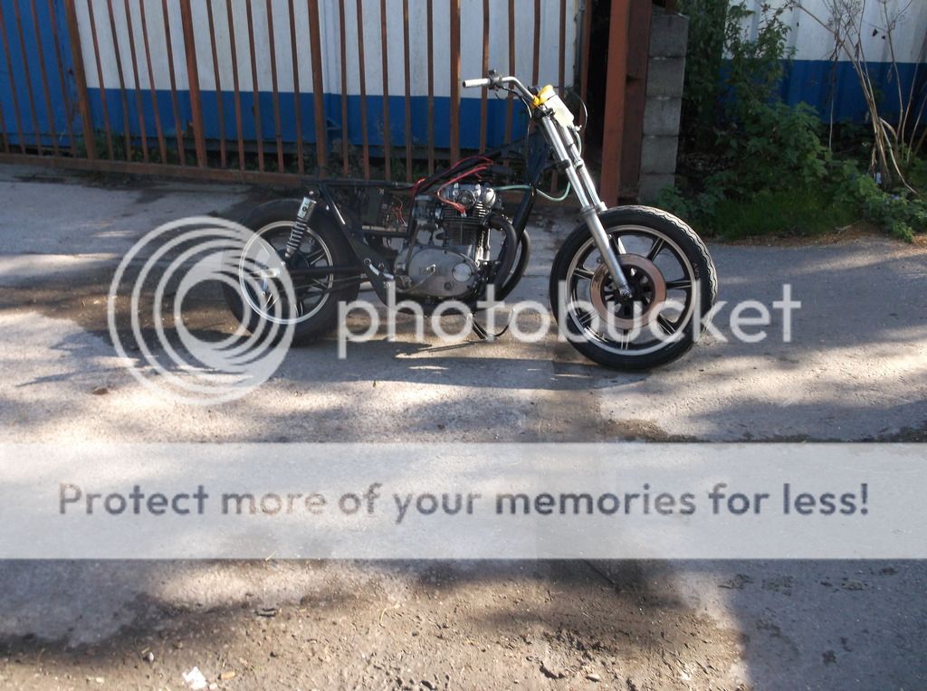 http://i468.photobucket.com/albums/rr41/spanners1964/XS650%202%20016_zpsw2zaw7x0.jpg