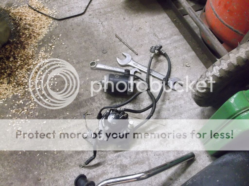 http://i468.photobucket.com/albums/rr41/spanners1964/XS650%20PARTS%20ETC%20004_zpsh9pugwzb.jpg