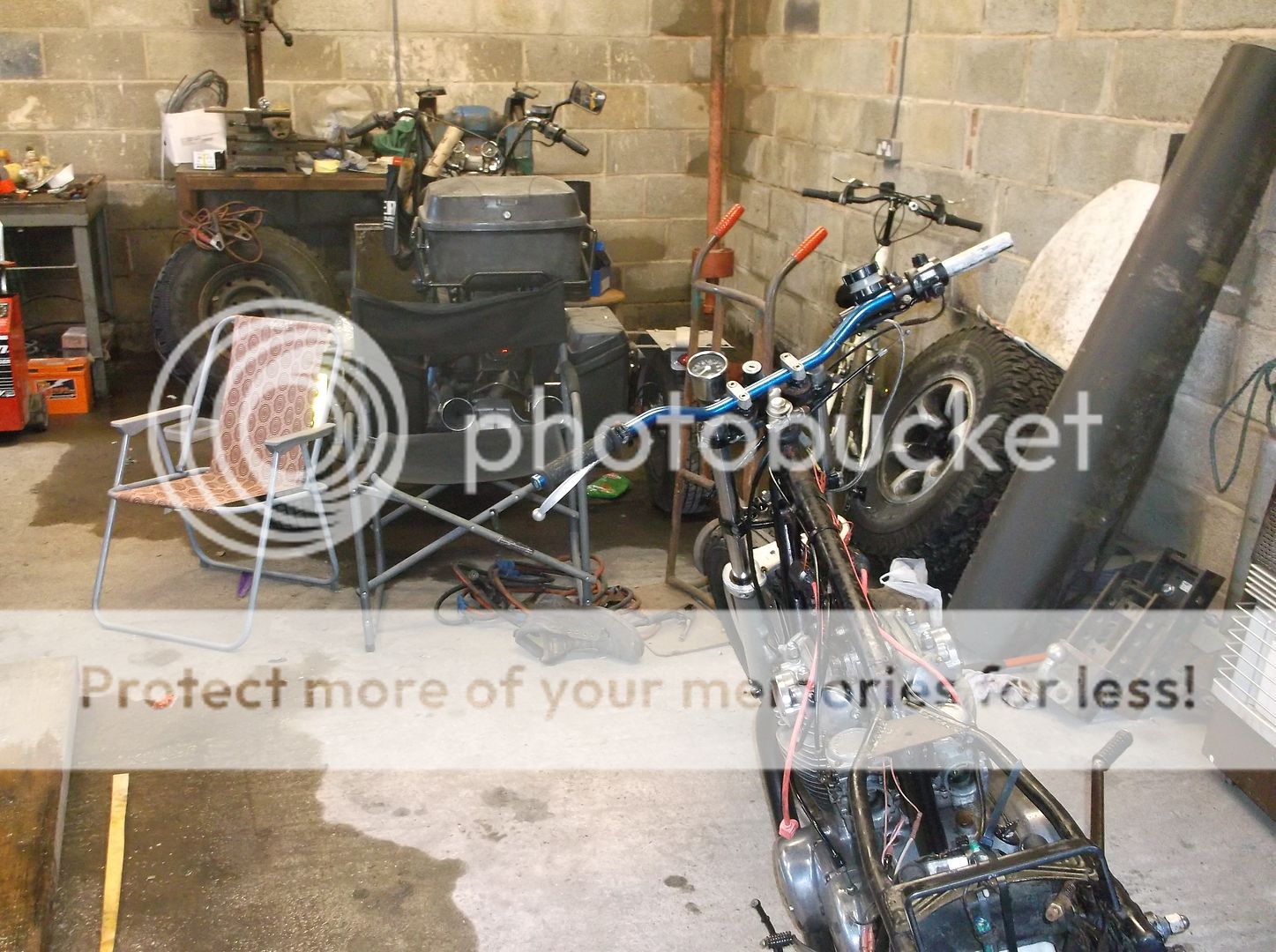 http://i468.photobucket.com/albums/rr41/spanners1964/xs650%20theh%20black%20pig%20043_zpsmmxpwlcq.jpg